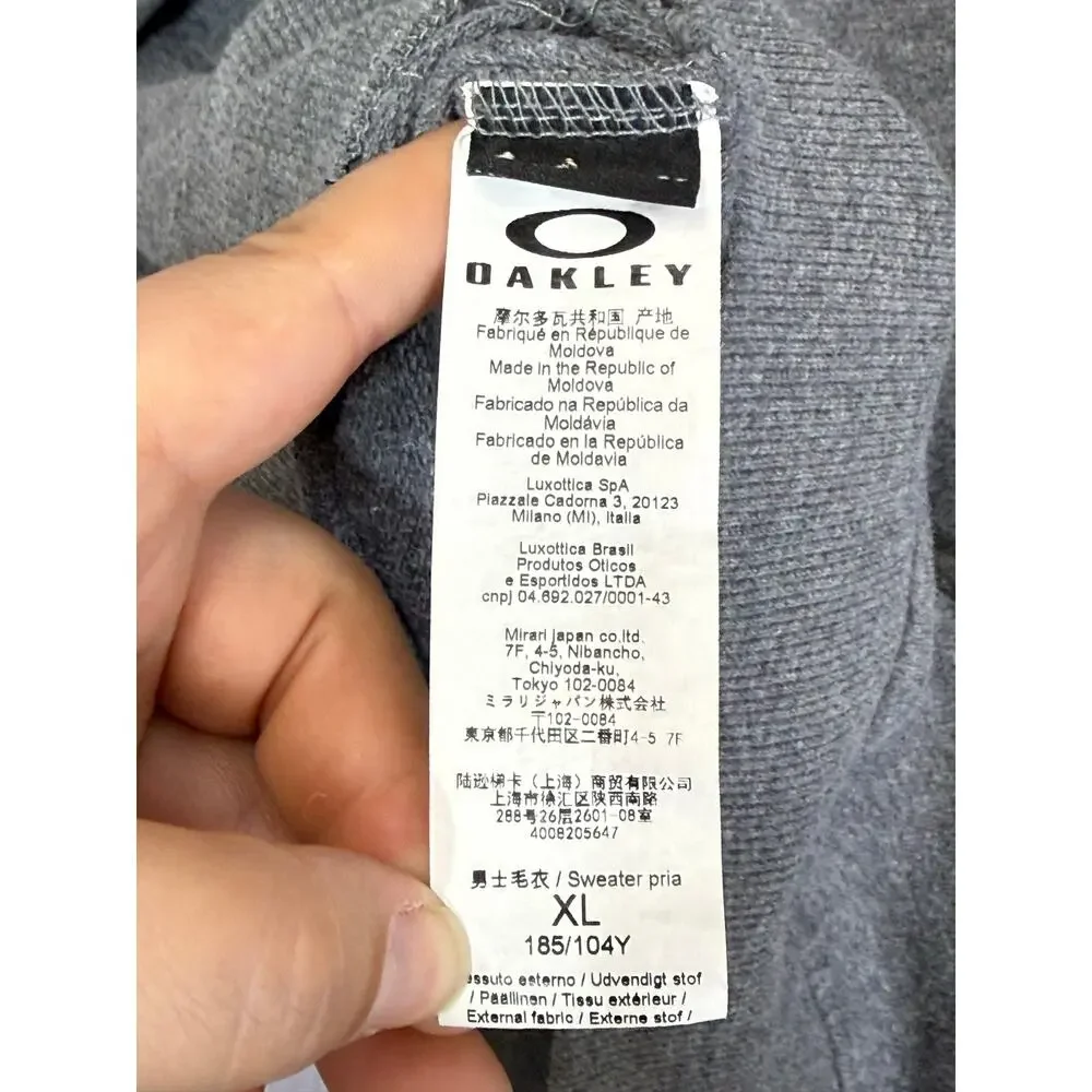 Oakley, Grey Hoodie. Size XL. In excellent condition!